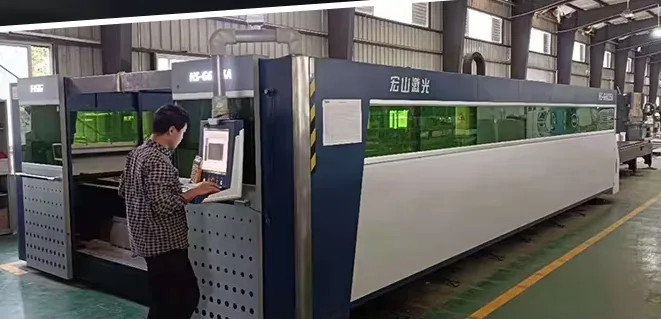 Large format fabrication equipment in the Bendo factory